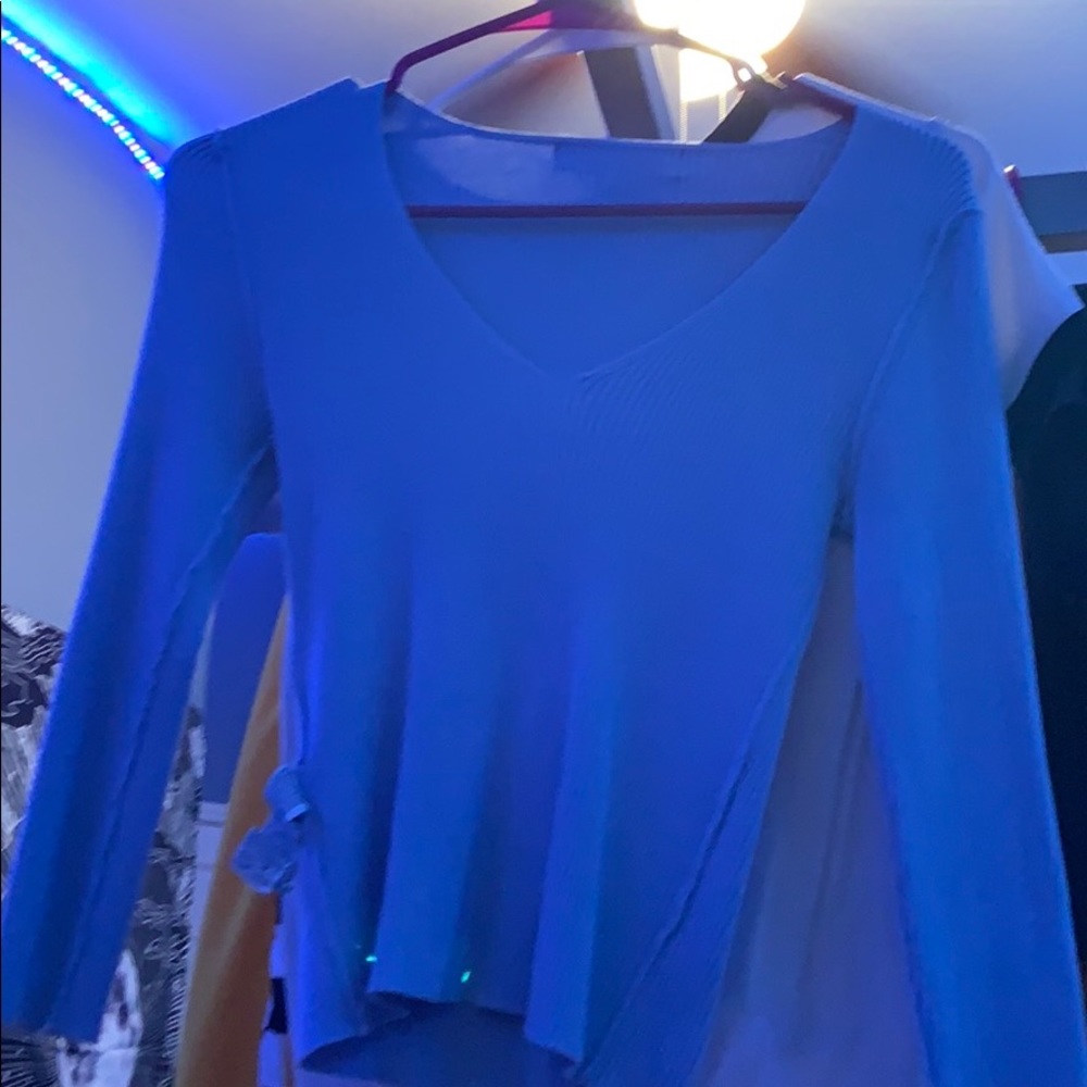 blue v neck tee